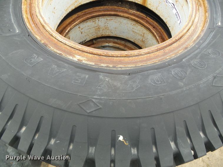 image for item GR9418 Tires