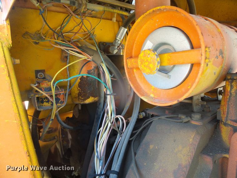 image for item GR9425 Hyster C530A  pneumatic roller