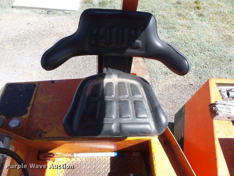 image for item GR9425 Hyster C530A  pneumatic roller