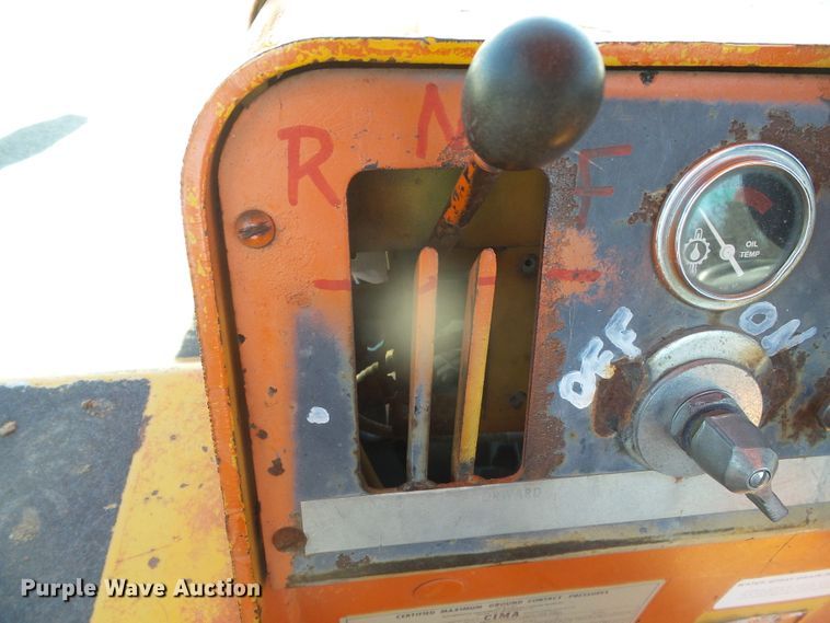 image for item GR9425 Hyster C530A  pneumatic roller