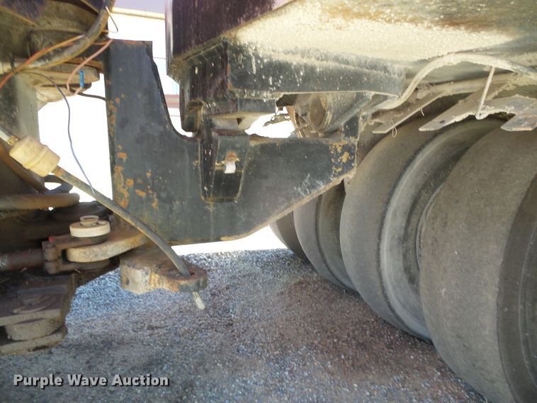 image for item GR9425 Hyster C530A  pneumatic roller