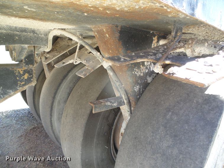 image for item GR9425 Hyster C530A  pneumatic roller