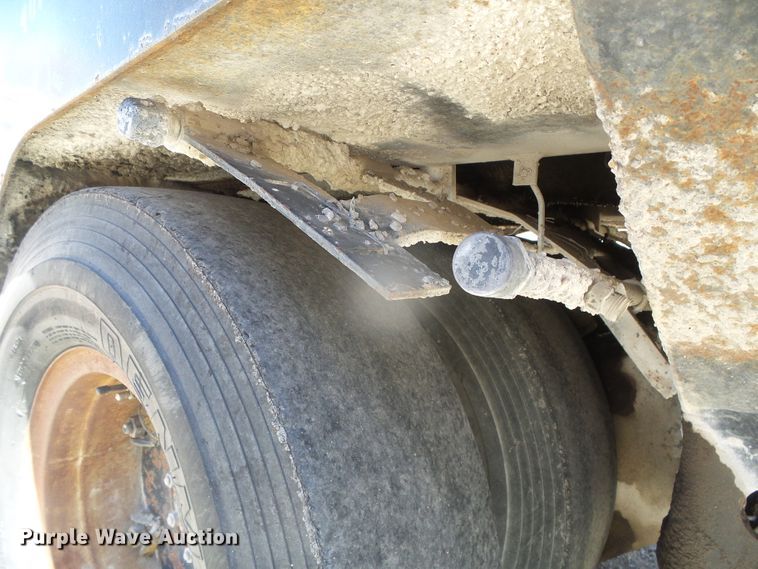 image for item GR9425 Hyster C530A  pneumatic roller