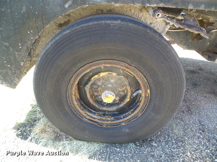 image for item GR9425 Hyster C530A  pneumatic roller