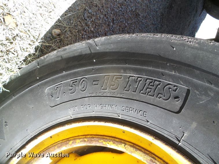 image for item GR9425 Hyster C530A  pneumatic roller