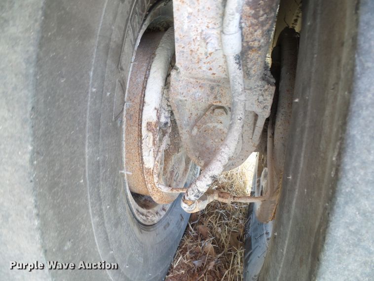 image for item GR9425 Hyster C530A  pneumatic roller