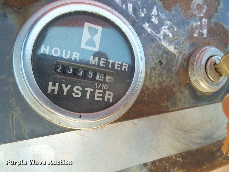 image for item GR9425 Hyster C530A  pneumatic roller