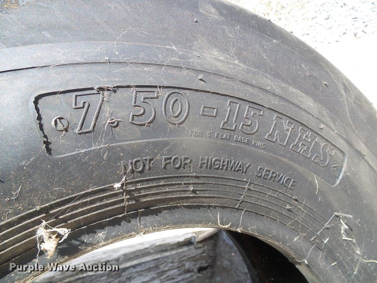 image for item GR9425 Hyster C530A  pneumatic roller