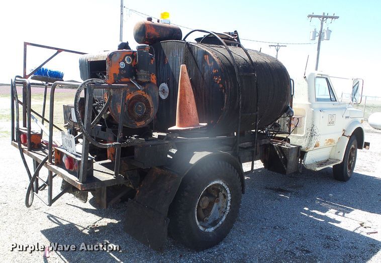 image for item GR9430 1970 GMC 5500  oil distributor truck