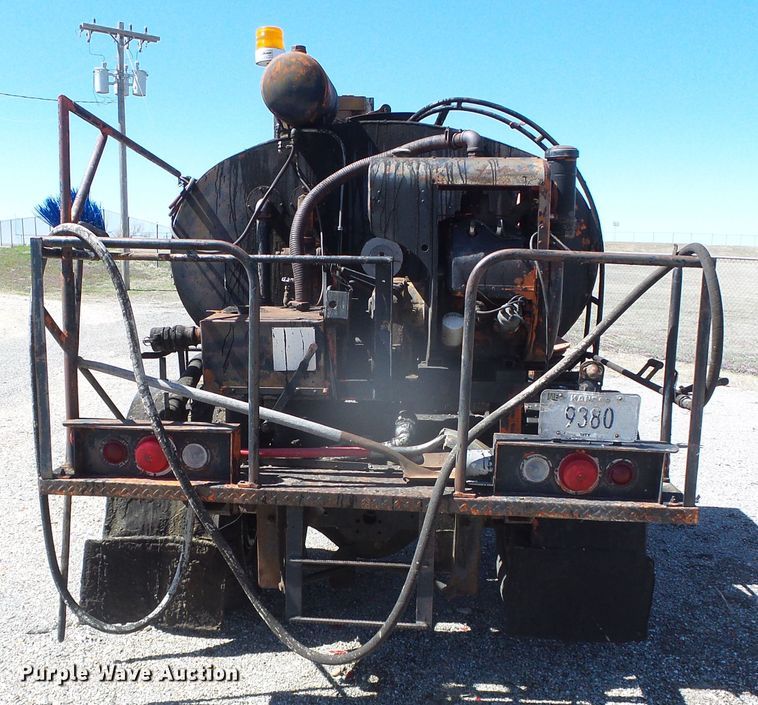 image for item GR9430 1970 GMC 5500  oil distributor truck