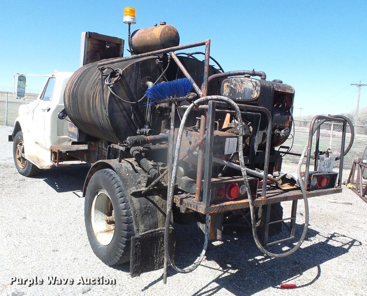 image for item GR9430 1970 GMC 5500  oil distributor truck