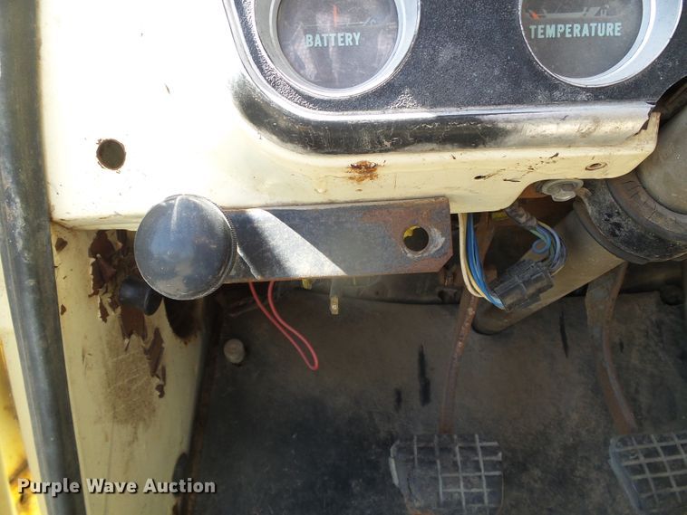 image for item GR9430 1970 GMC 5500  oil distributor truck