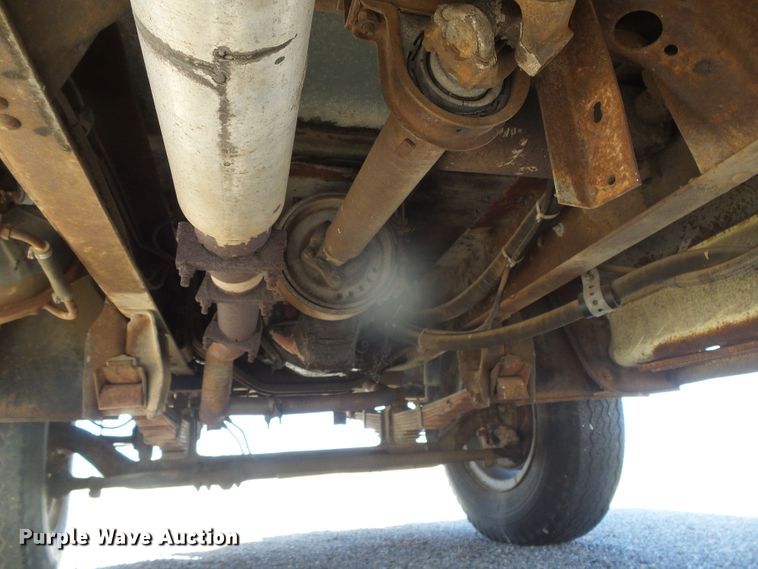 image for item GR9430 1970 GMC 5500  oil distributor truck