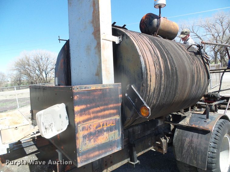 image for item GR9430 1970 GMC 5500  oil distributor truck