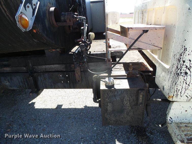 image for item GR9430 1970 GMC 5500  oil distributor truck