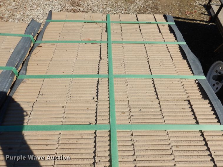 image for item HD9701 Approximately 900 three-hole bricks