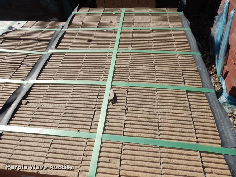 image for item HD9701 Approximately 900 three-hole bricks