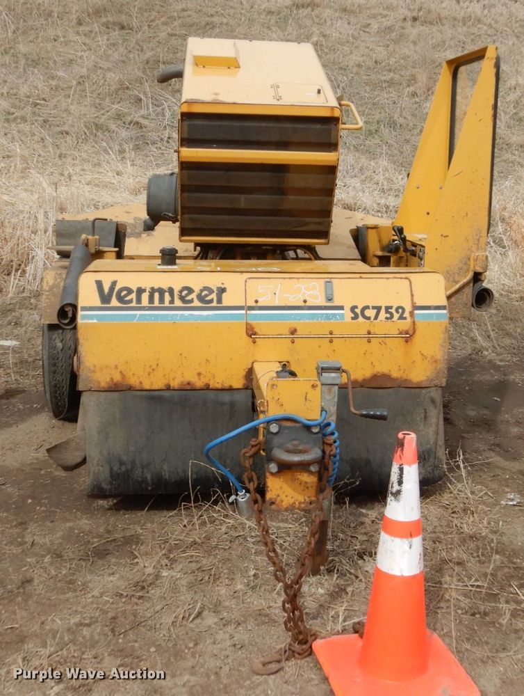 image for item HE9509 Vermeer SC752  stump grinder
