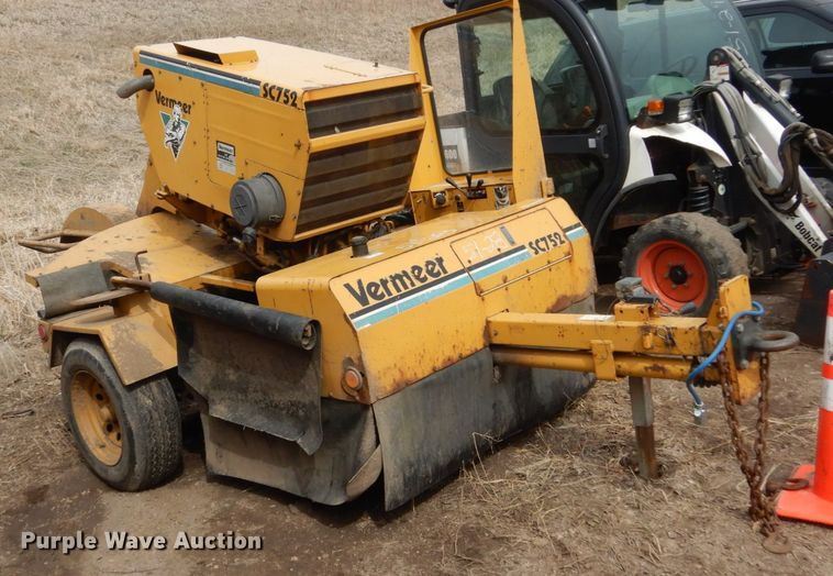 image for item HE9509 Vermeer SC752  stump grinder