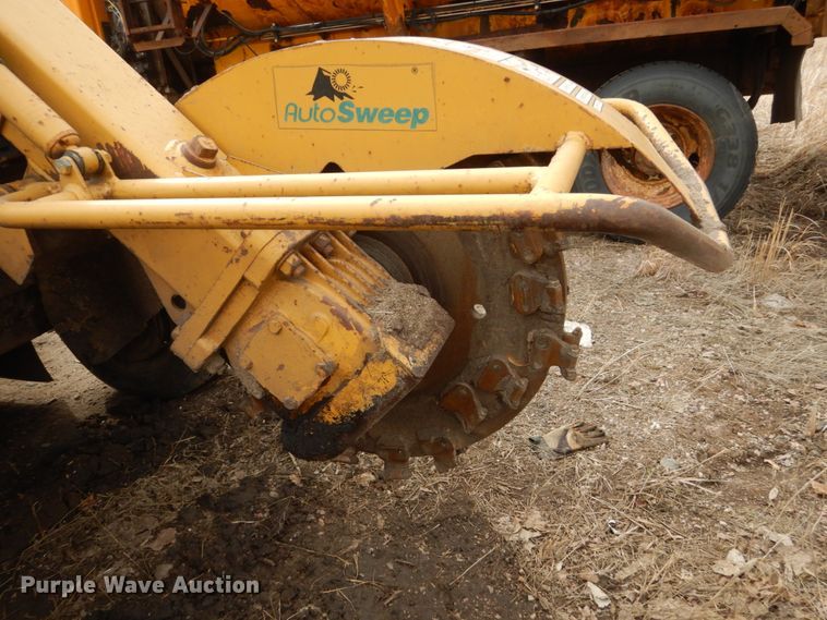 image for item HE9509 Vermeer SC752  stump grinder