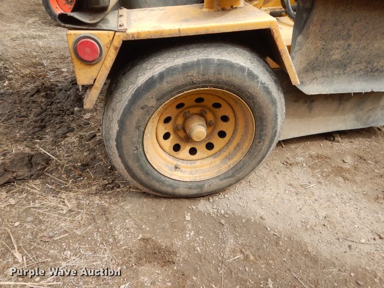 image for item HE9509 Vermeer SC752  stump grinder