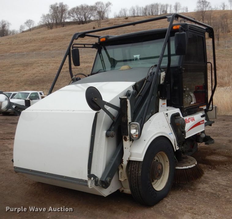 image for item HE9512 2010 Eligin Pelican  sweeper