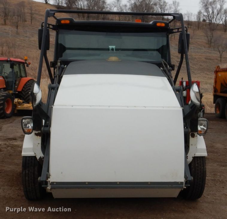 image for item HE9512 2010 Eligin Pelican  sweeper