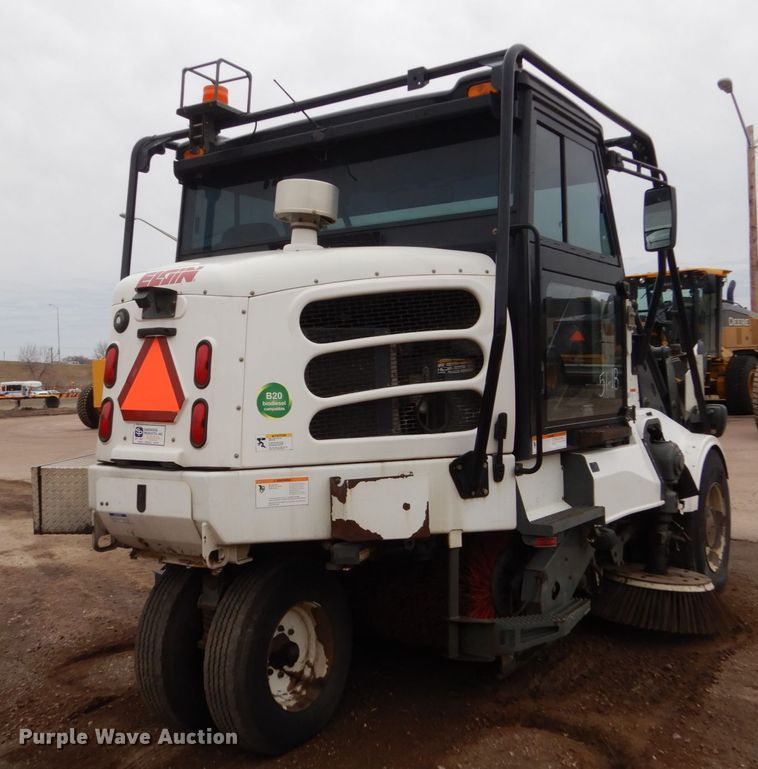 image for item HE9512 2010 Eligin Pelican  sweeper