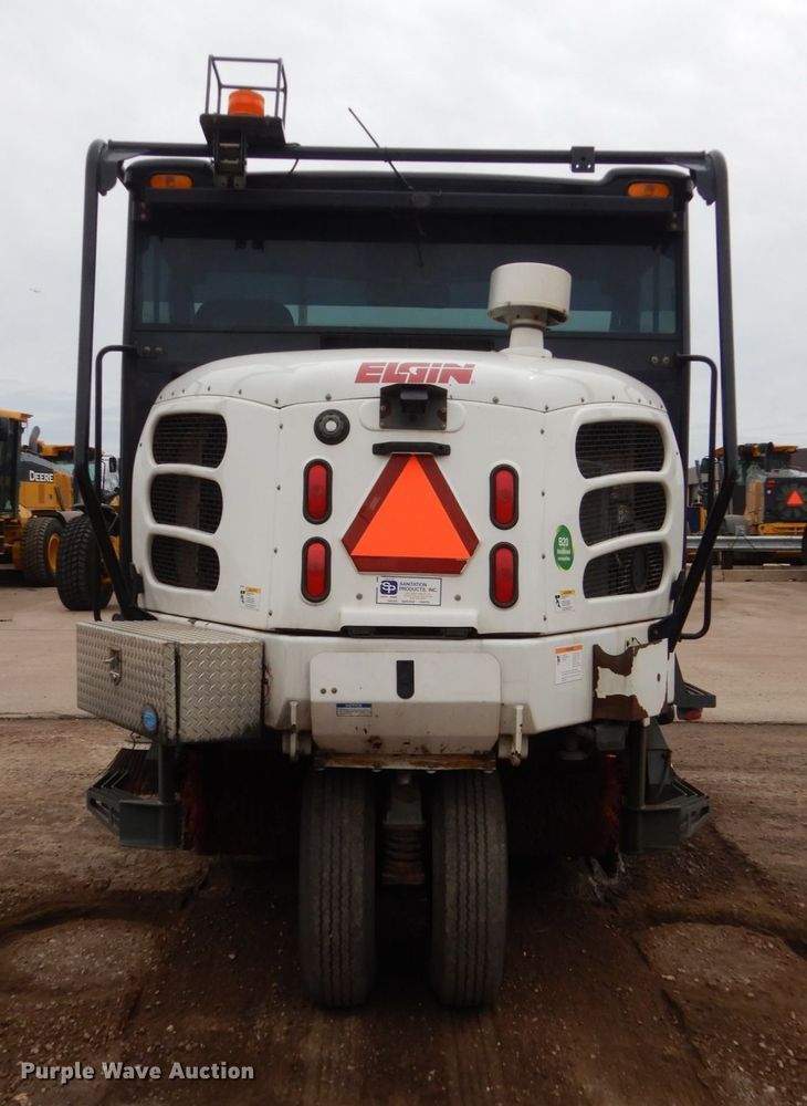 image for item HE9512 2010 Eligin Pelican  sweeper