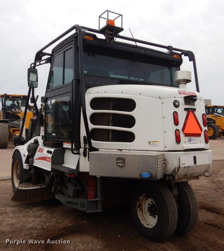 image for item HE9512 2010 Eligin Pelican  sweeper