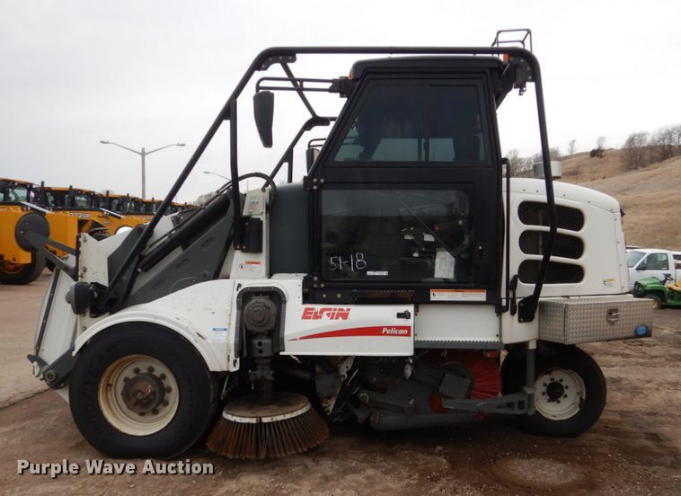 image for item HE9512 2010 Eligin Pelican  sweeper