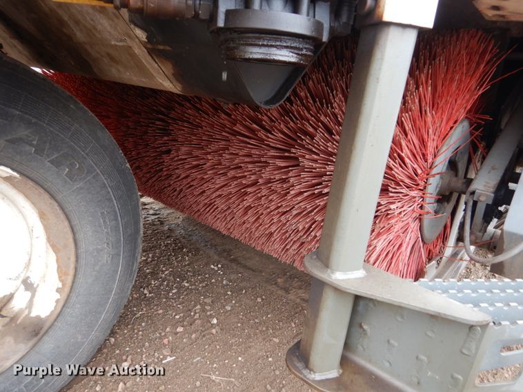 image for item HE9512 2010 Eligin Pelican  sweeper