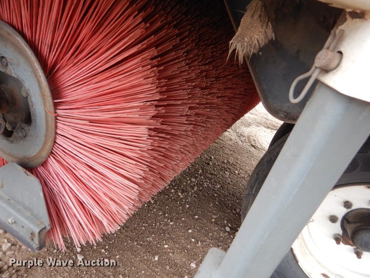 image for item HE9512 2010 Eligin Pelican  sweeper