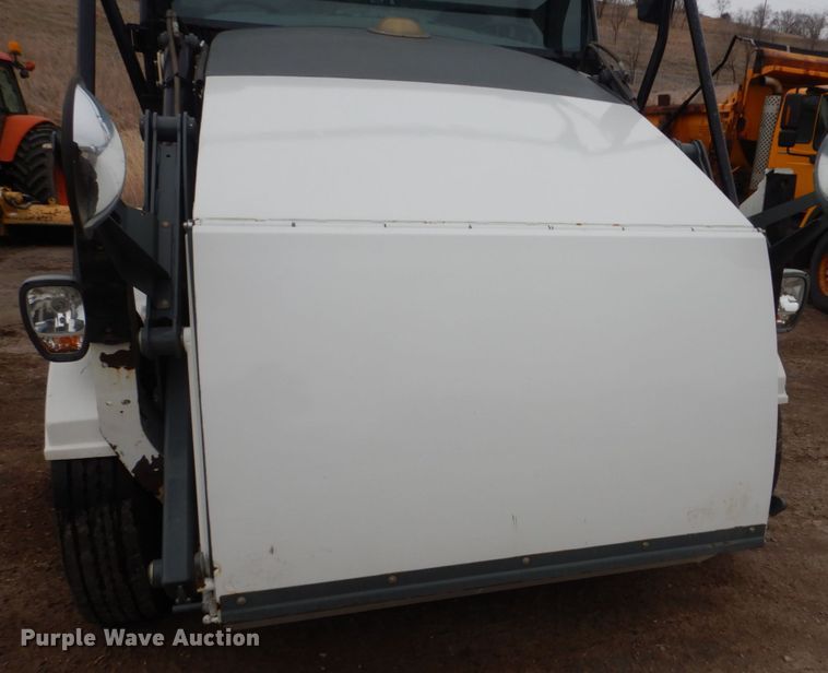 image for item HE9512 2010 Eligin Pelican  sweeper