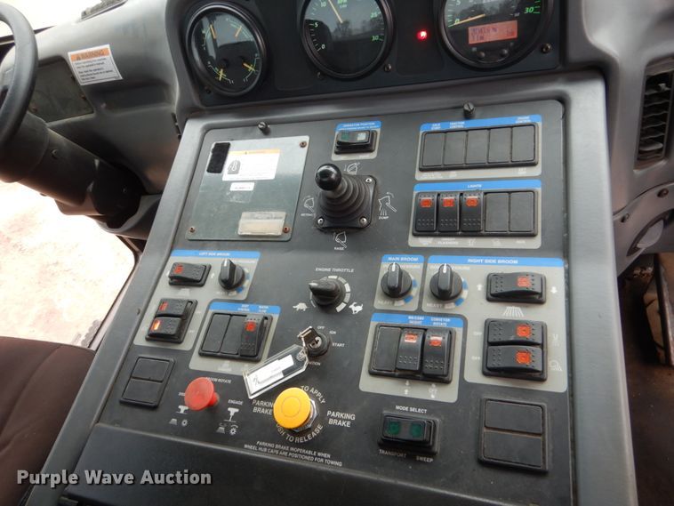 image for item HE9512 2010 Eligin Pelican  sweeper