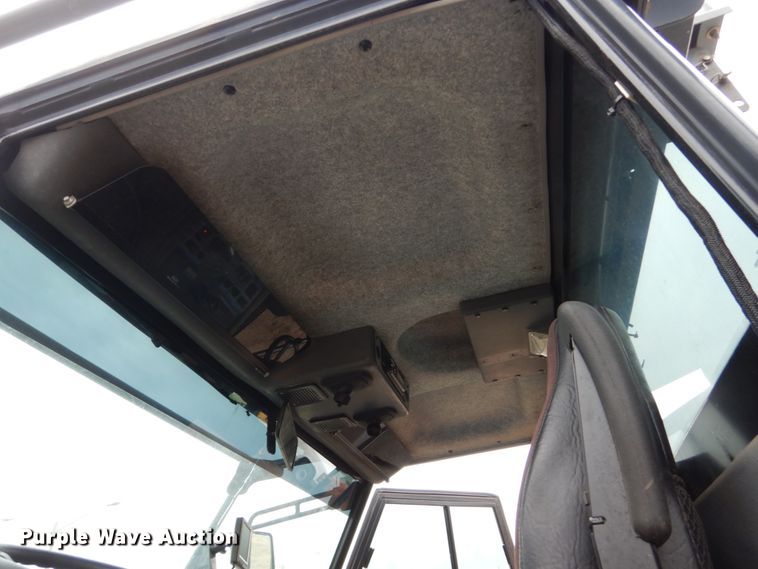 image for item HE9512 2010 Eligin Pelican  sweeper