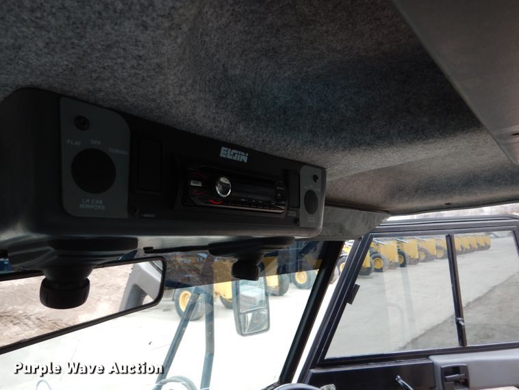 image for item HE9512 2010 Eligin Pelican  sweeper