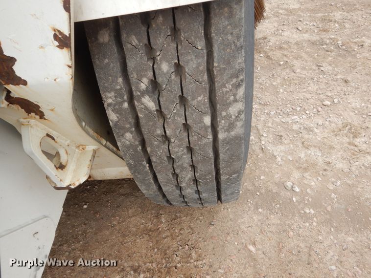 image for item HE9512 2010 Eligin Pelican  sweeper