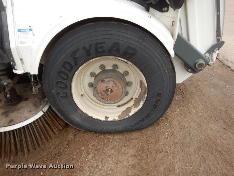 image for item HE9512 2010 Eligin Pelican  sweeper