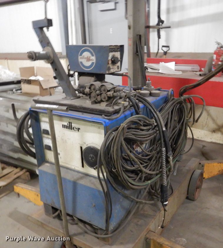 image for item HE9516 Millermatic DC MIG welder