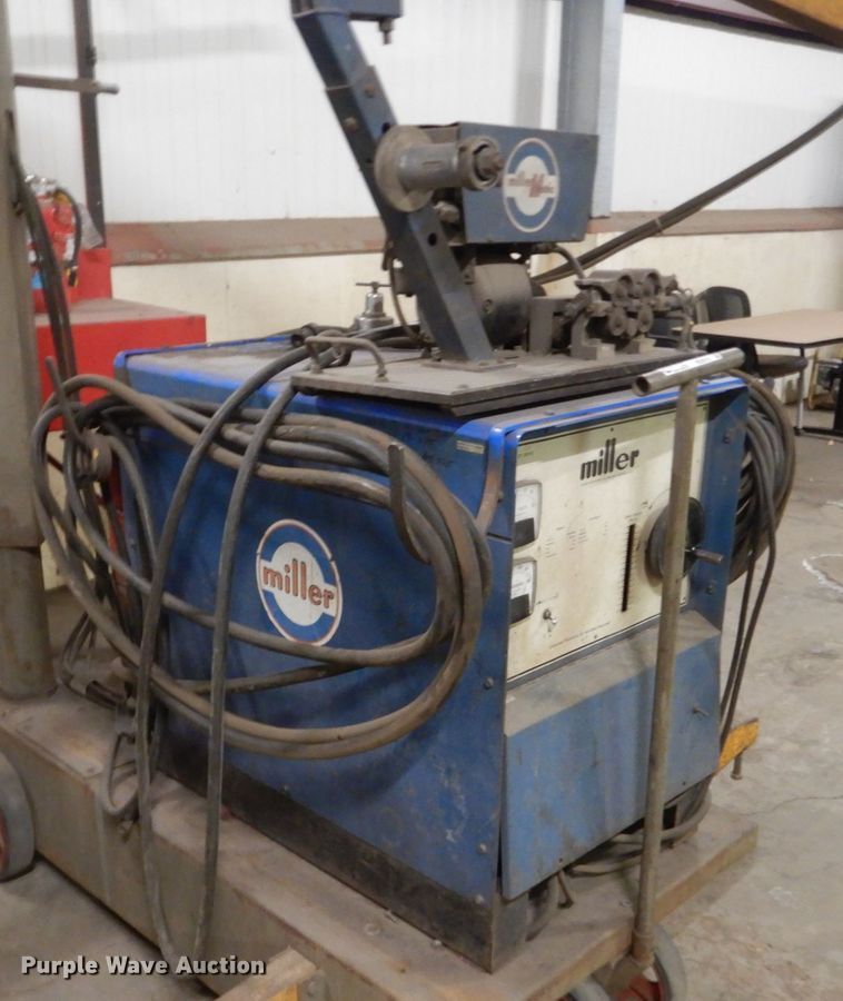 image for item HE9516 Millermatic DC MIG welder