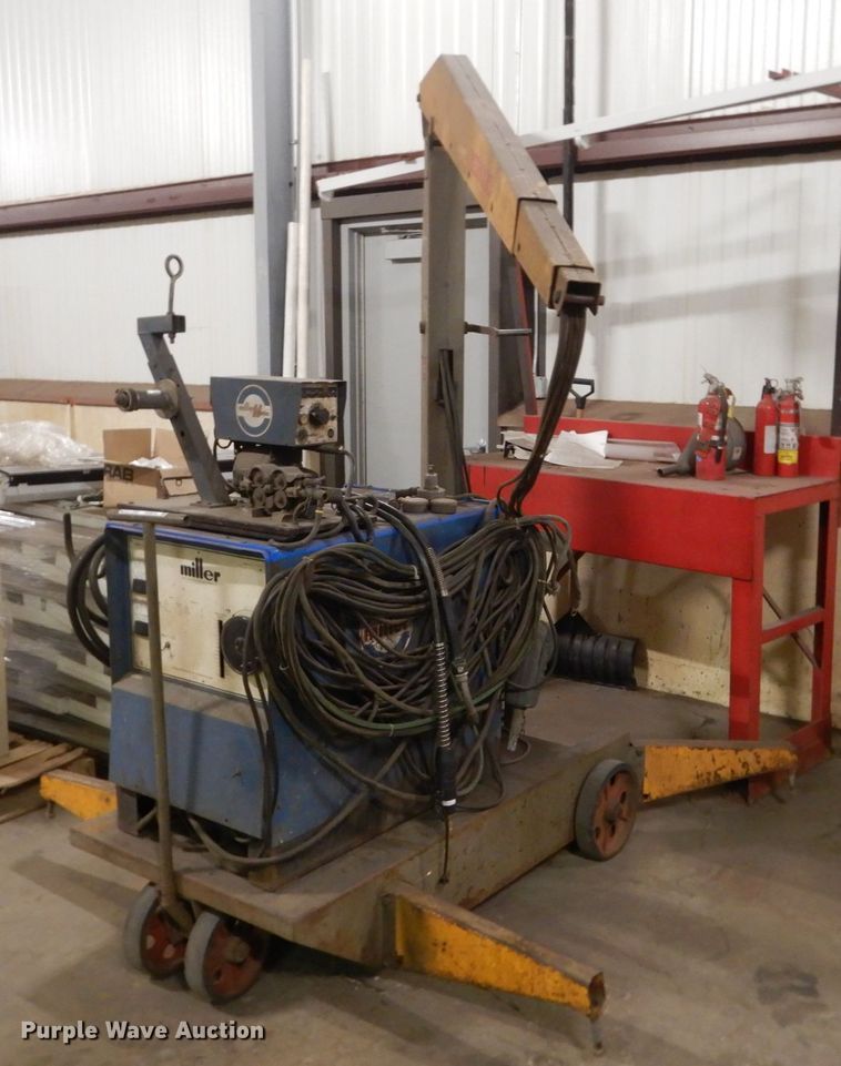 image for item HE9516 Millermatic DC MIG welder