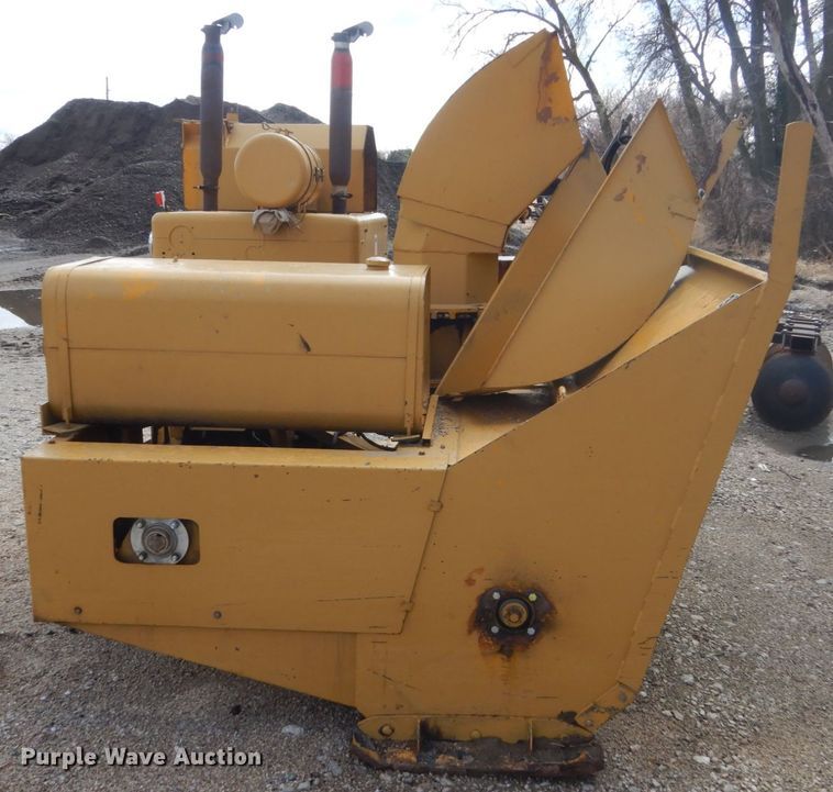 image for item HE9555 Omsteel 423 snow blower