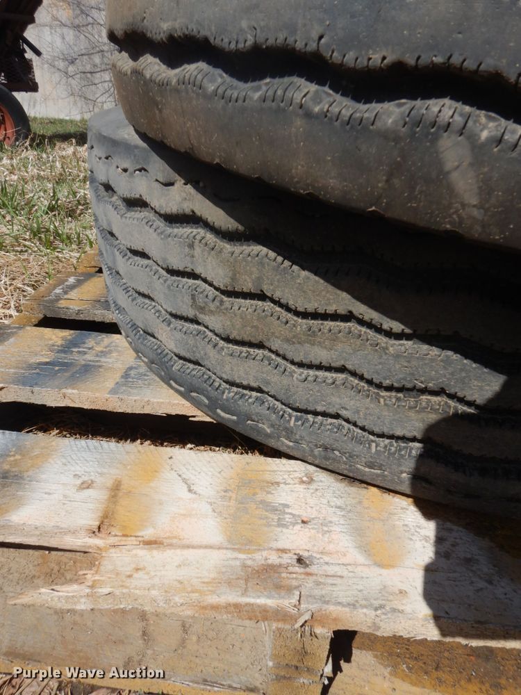 image for item HE9557 (22) tires