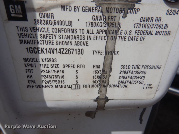 image for item HE9558 2004 Chevrolet Silverado 1500  pickup truck