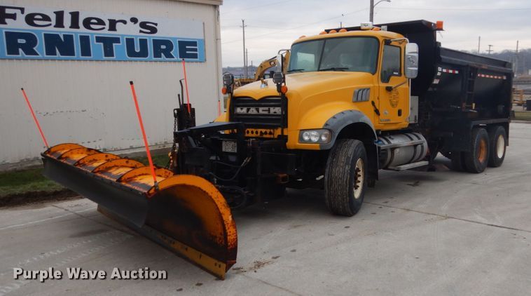 image for item HE9559 2011 Mack GU  dump truck