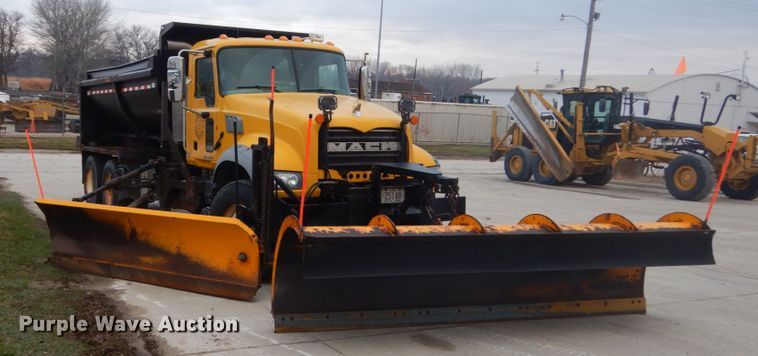 image for item HE9559 2011 Mack GU  dump truck