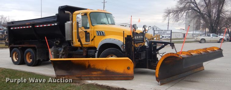 image for item HE9559 2011 Mack GU  dump truck
