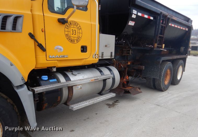 image for item HE9559 2011 Mack GU  dump truck