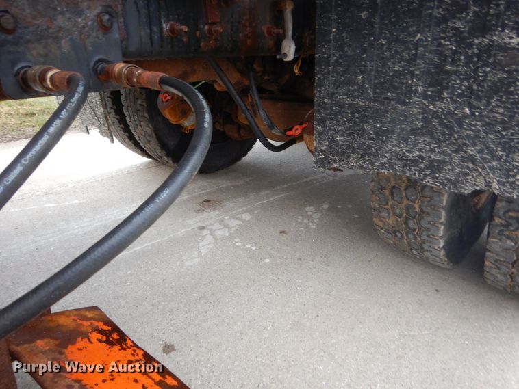 image for item HE9559 2011 Mack GU  dump truck